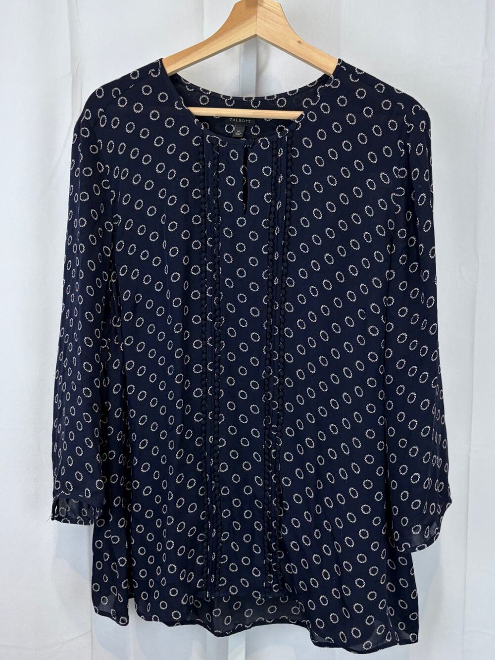 TALBOTS Printed Silk Blouse Keyhole Neck Pintuck Pleat Pom Pom Navy Blue Size XL